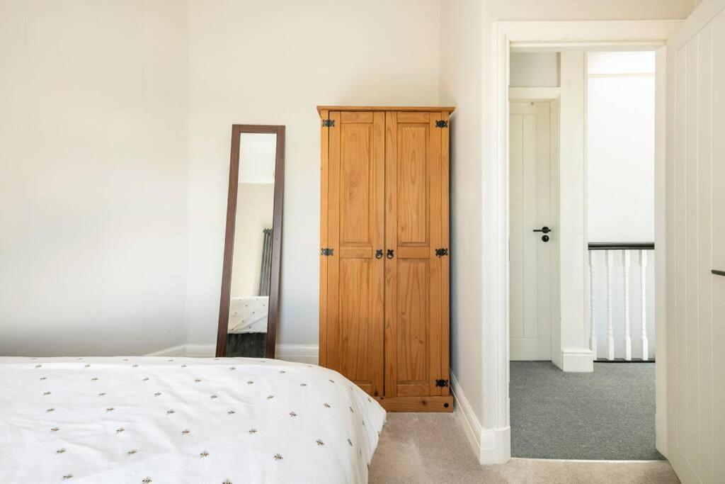 Atrium House Guest House Hazel Grove Exteriér fotografie
